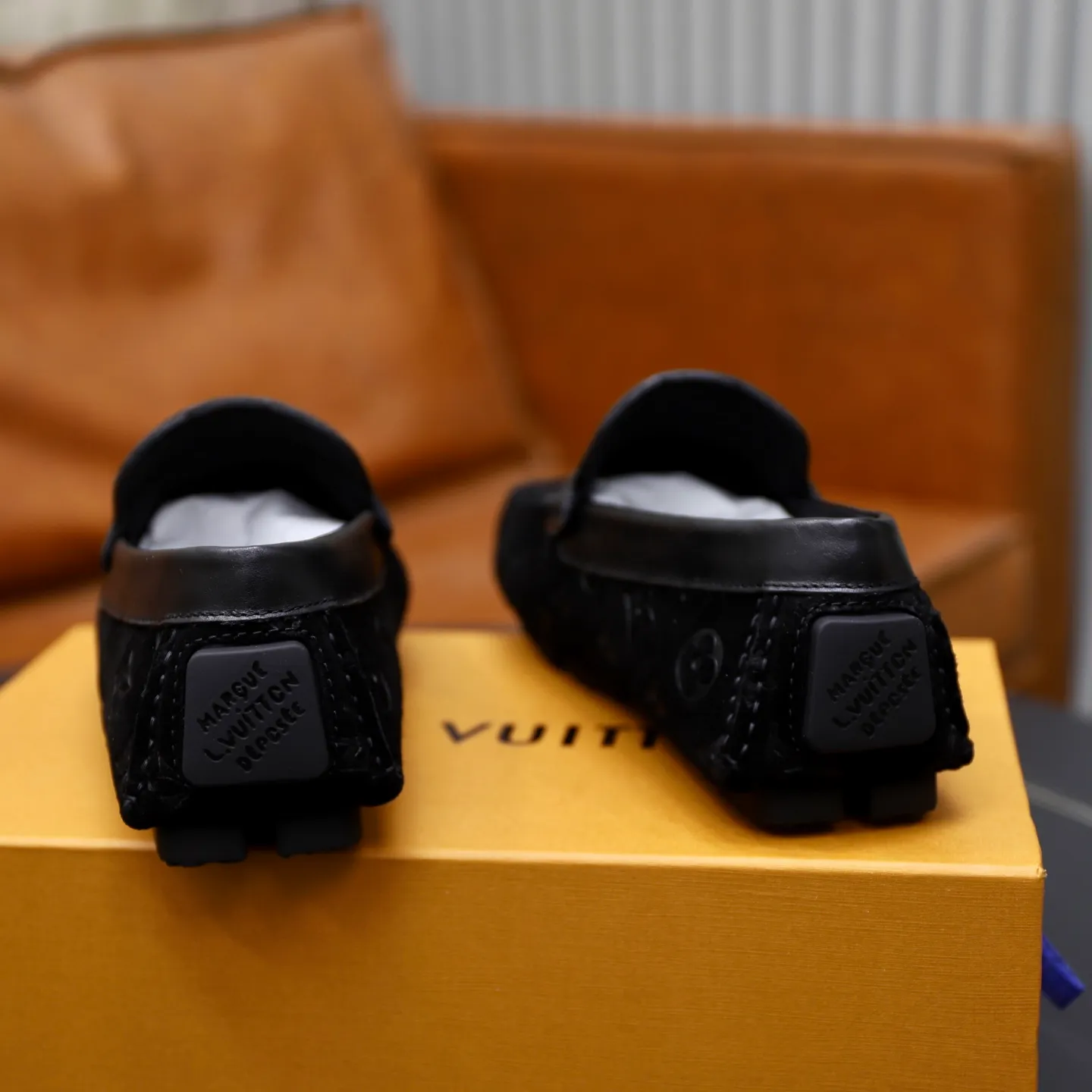 Ex-factory price: 480💰【LV】Louis Vuitton ⚠️High-end men’s driving and pedal series ⚠️38-44 (customized for 45) ⚠️All original cowhide leather! Thick and soft! Made entirely of calfskin lining! Rubber sheet anti-slip beanie sole! Three-dimensional package technology! Fashionable and classic! Handicrafts! Original high quality! Feel free to compare!